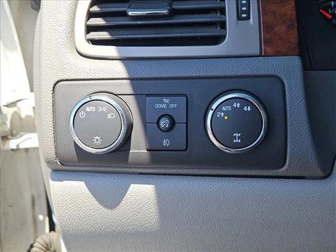 Used 2009 Chevrolet Tahoe LT w/ Luxury Package image 15