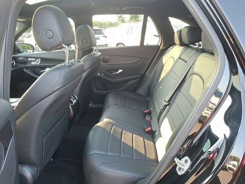 Used 2022 Mercedes-Benz GLC 300 4MATIC SUV image 10