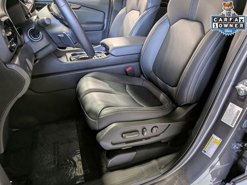 Used 2025 Honda Pilot EX-L image 9