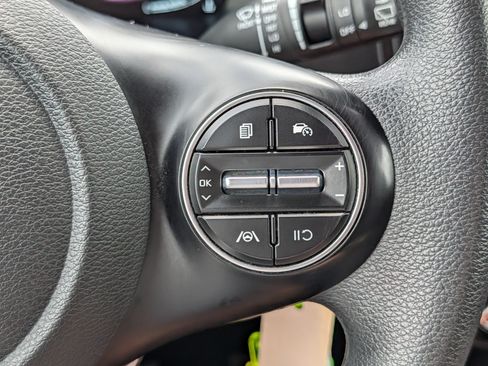 Certified 2023 Kia Soul LX w/ Option Group 015 FWD image 29