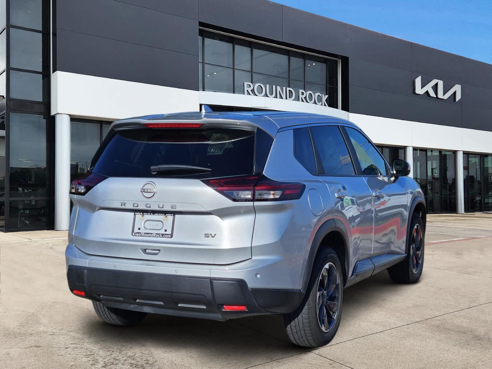 Used 2024 Nissan Rogue SV FWD image 6