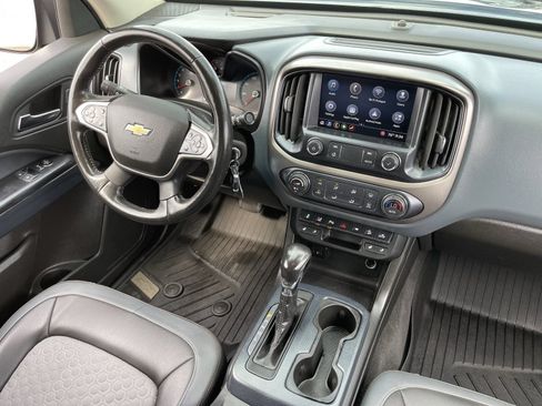 Used 2022 Chevrolet Colorado Z71 w/ Z71 Midnight Edition AWD/4WD image 16