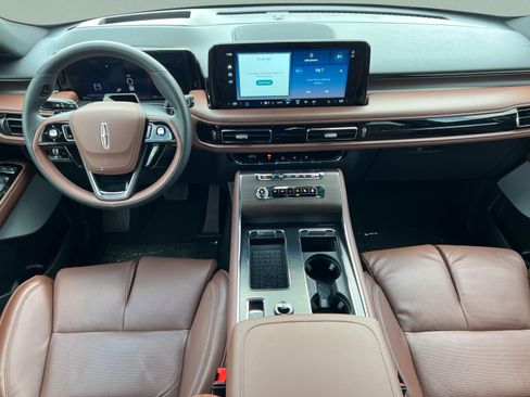 New 2025 Lincoln Aviator Reserve w/ Luxury Package RWD image 9