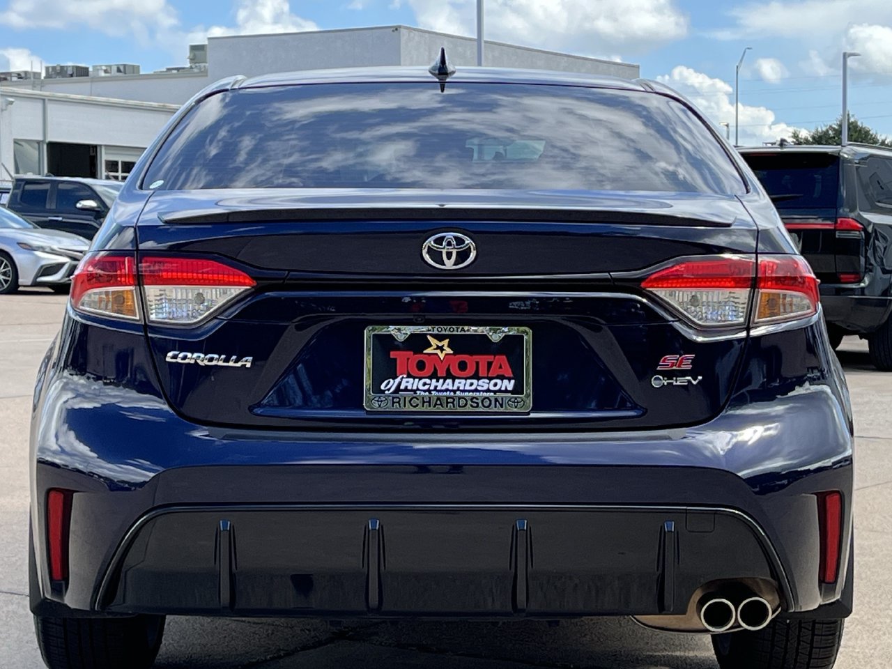 Used 2026 Toyota Corolla SE w/ SE Premium Package FWD image 5
