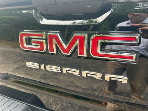 Used 2019 GMC Sierra 1500 SLE w/ SLE Value Package AWD/4WD image 7