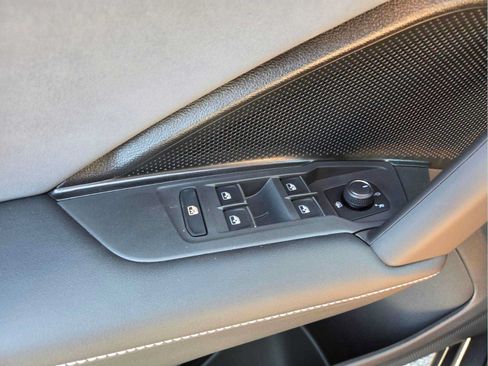 New 2026 Volkswagen Tiguan SE R-Line FWD image 22
