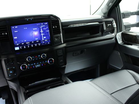 New 2026 Ford F250 Lariat w/ Black Appearance Package image 19