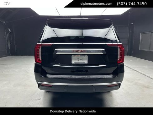 Used 2022 GMC Yukon XL Denali w/ Advanced Technology Package image 6
