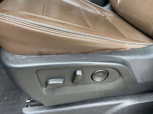 Used 2023 Chevrolet Suburban High Country image 19