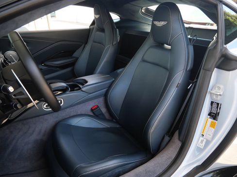 Used 2020 Aston Martin V8 Vantage Coupe RWD image 20