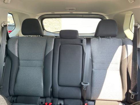 Used 2022 Nissan Rogue S image 35