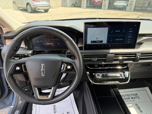 Used 2023 Lincoln Corsair Reserve AWD/4WD image 16