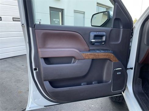 Used 2015 Chevrolet Silverado 1500 High Country w/ High Country Premium Package image 8