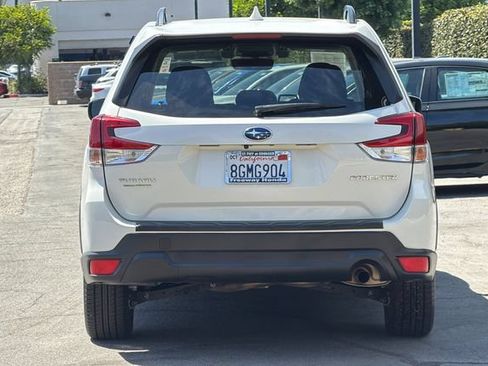 Used 2019 Subaru Forester Premium AWD/4WD image 5