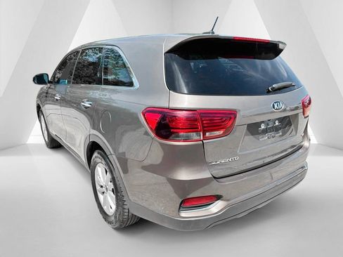 Used 2019 Kia Sorento AWD image 5
