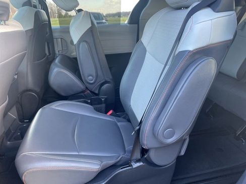 Used 2022 Toyota Sienna XSE image 10