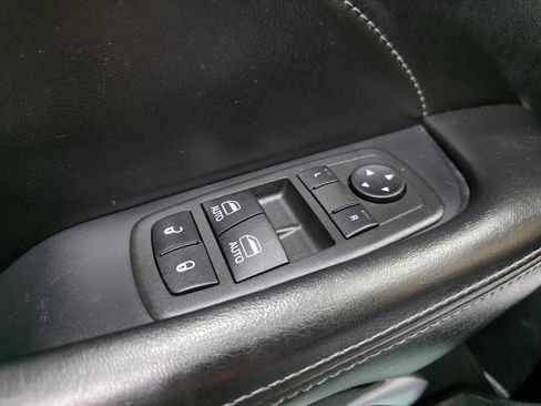 Used 2016 Dodge Challenger SXT Plus image 18