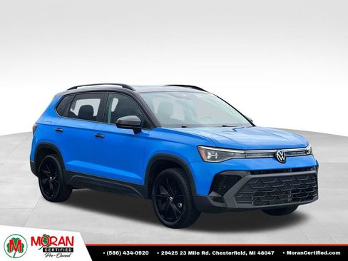 Used 2025 Volkswagen Taos SE FWD image 7