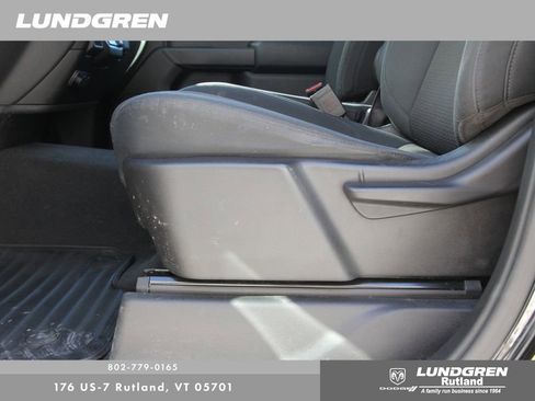 Used 2020 GMC Sierra 1500 4x4 Crew Cab w/ Convenience Package image 13