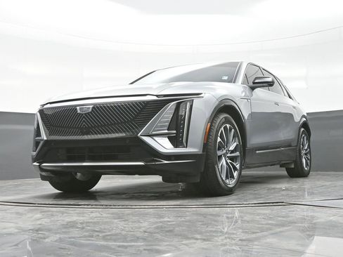 Certified 2024 Cadillac Lyriq Sport w/ LPO, Floor Liner Package image 17