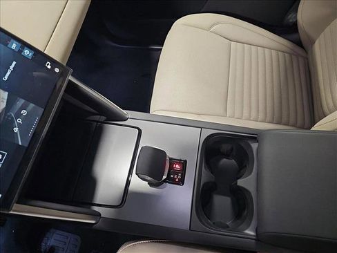 New 2025 Land Rover Discovery Sport S image 20