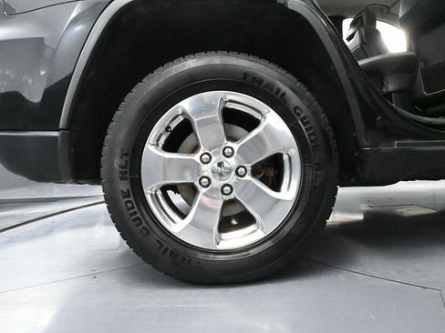 Used 2011 Jeep Grand Cherokee Limited image 13