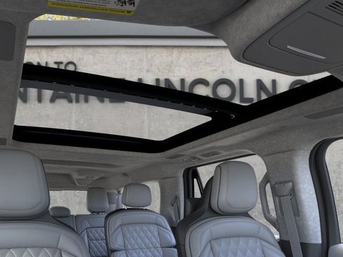 New 2026 Lincoln Navigator L Black Label AWD/4WD image 22