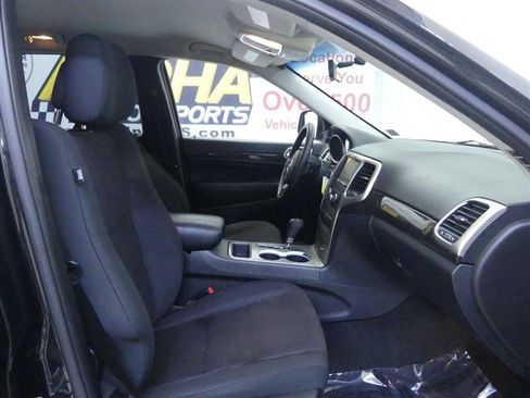Used 2013 Jeep Grand Cherokee Laredo AWD/4WD image 8
