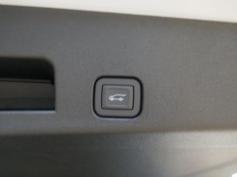 New 2026 Chevrolet Traverse RS image 17