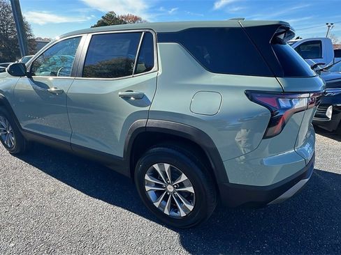 New 2026 Chevrolet Equinox LT image 7