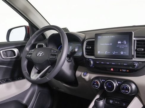 Certified 2024 Hyundai Venue SEL FWD image 24