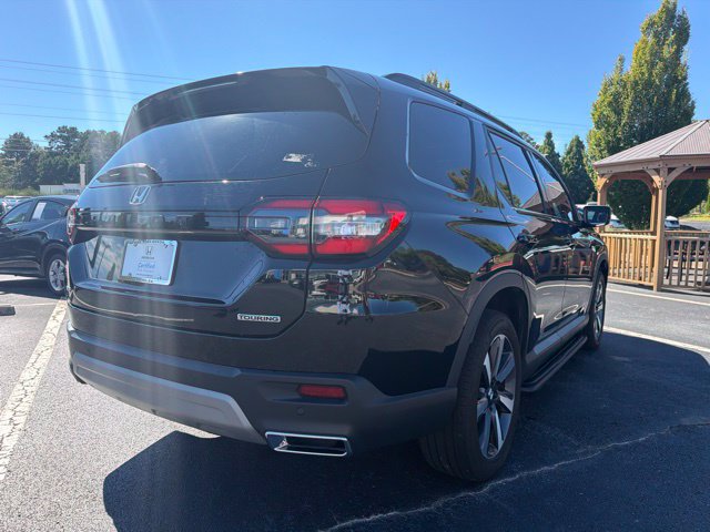 Used 2025 Honda Pilot Touring image 6