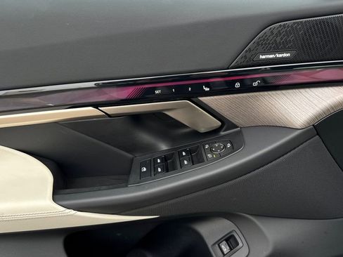 Used 2024 BMW i5 eDrive40i w/ M Sport Package image 10