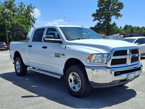 Used 2014 RAM 2500 Tradesman w/ Chrome Appearance Group AWD/4WD image 4