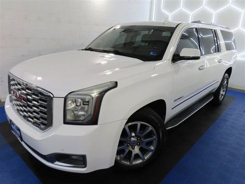 Used 2020 GMC Yukon XL Denali RWD image 4