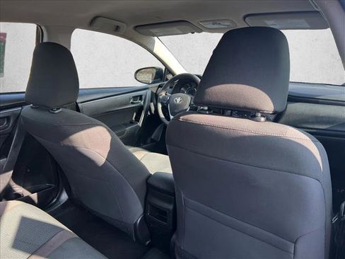 Used 2019 Toyota Corolla LE image 21