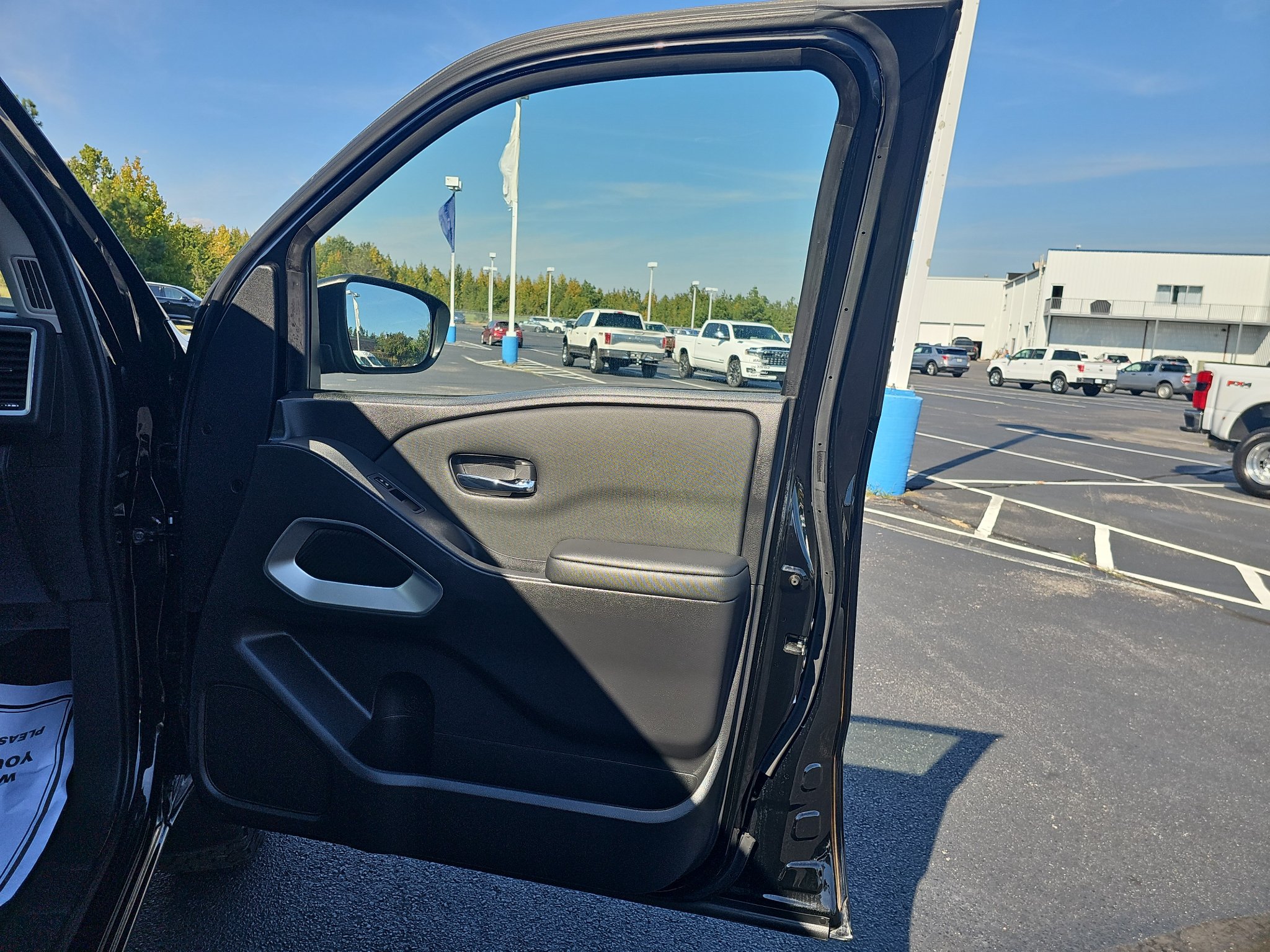 Used 2023 Nissan Frontier SV w/ Tow Package AWD/4WD image 20