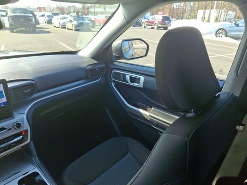 Certified 2023 Ford Explorer XLT image 11