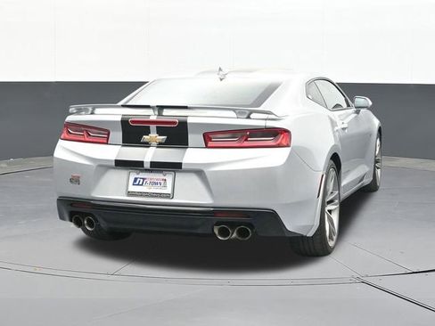 Used 2018 Chevrolet Camaro SS RWD image 13