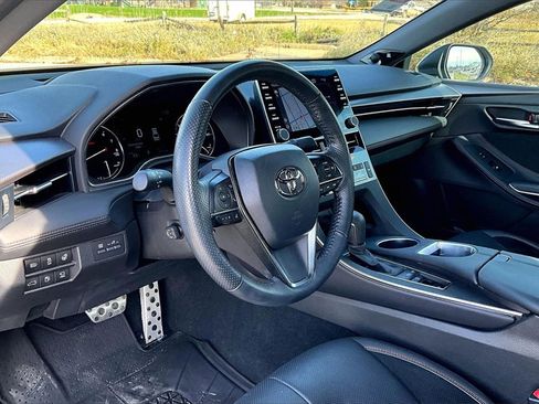 Used 2022 Toyota Avalon Touring image 12