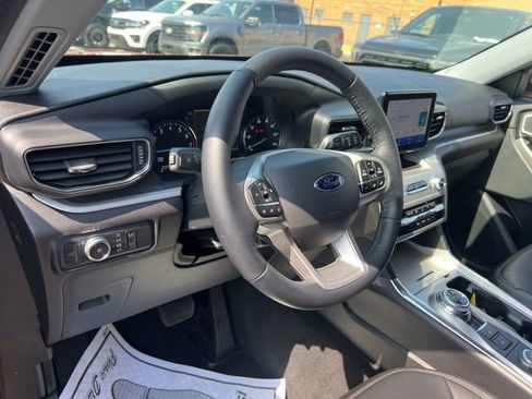 Certified 2022 Ford Explorer XLT w/ Equipment Group 202A image 7