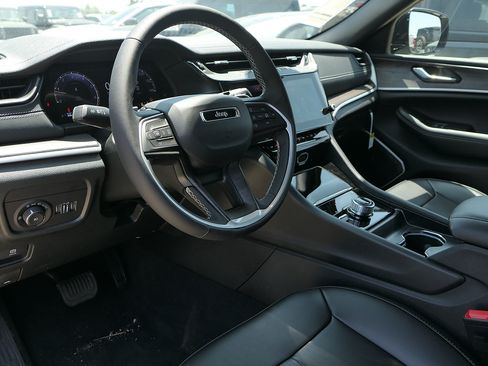 New 2026 Jeep Grand Cherokee L Limited w/ Limited Altitude Package AWD/4WD image 8