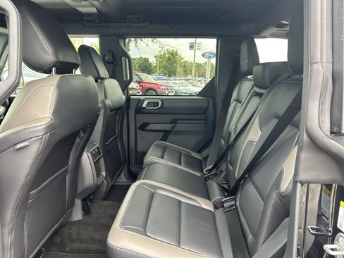 New 2025 Ford Bronco Outer Banks w/ Sasquatch Package image 36