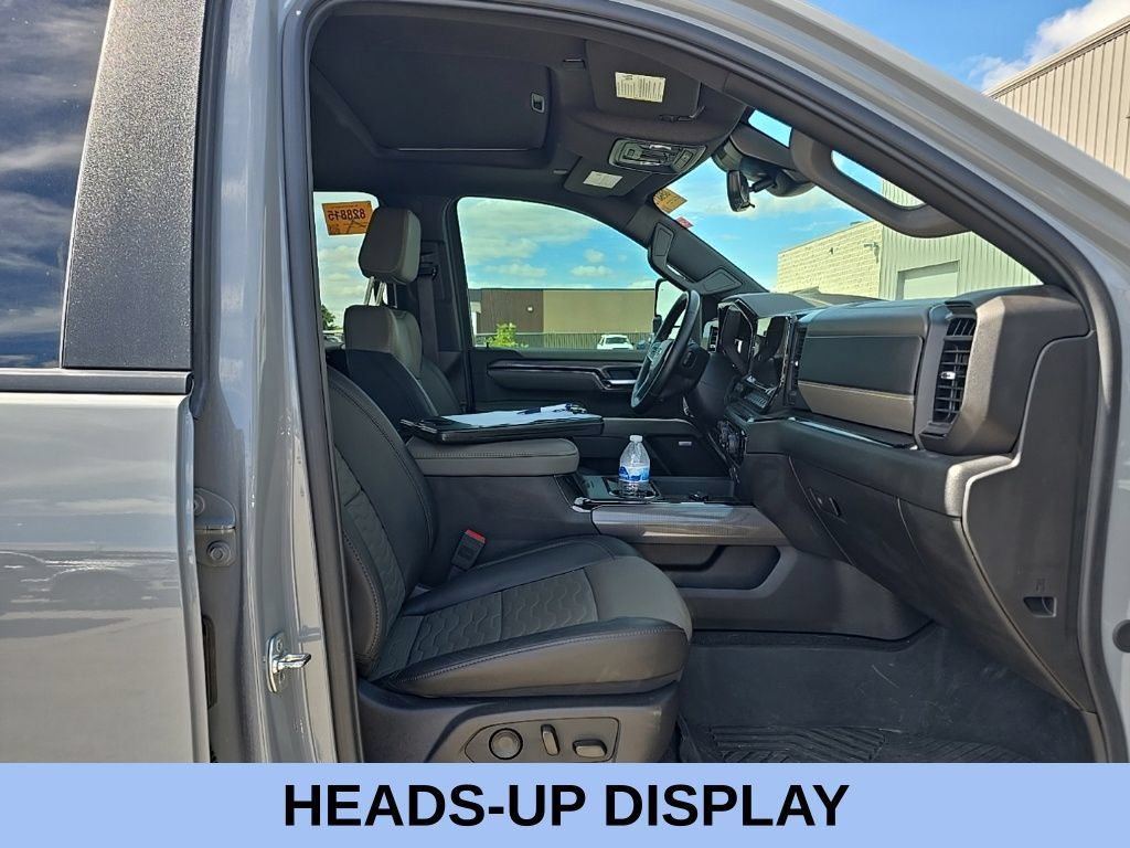 Used 2025 Chevrolet Silverado 2500 ZR2 w/ Technology Package AWD/4WD image 9