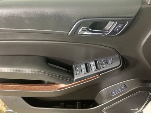 Used 2018 GMC Yukon XL SLT w/ Open Road Package AWD/4WD image 30