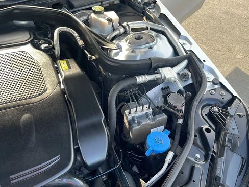 Used 2016 Mercedes-Benz E 350 Sedan image 31