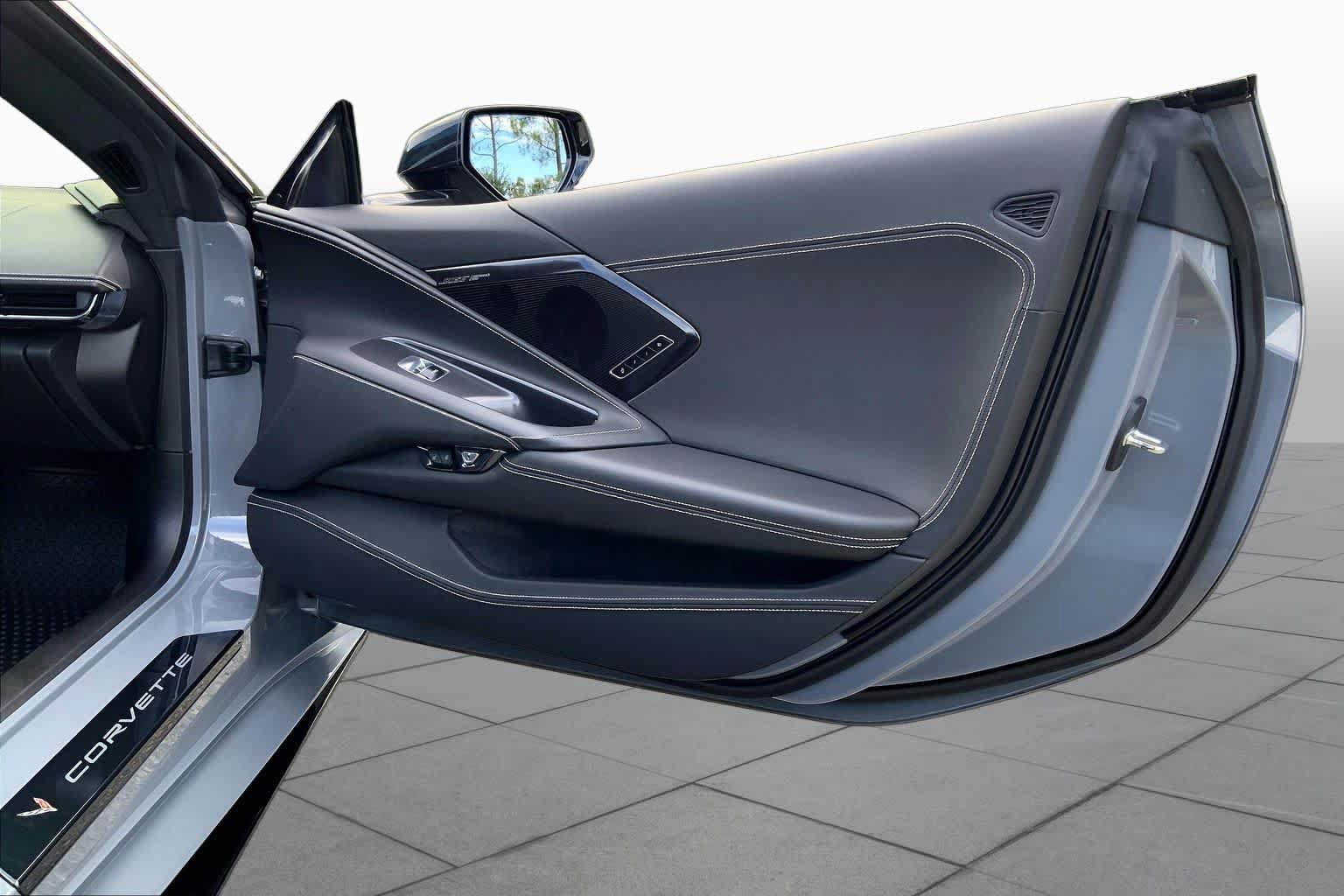 Used 2024 Chevrolet Corvette Stingray Premium Cpe w/ Z51 Performance Package RWD image 23