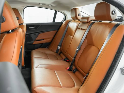 Used 2018 Jaguar XE Portfolio image 24