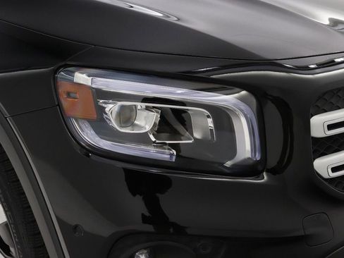 Certified 2022 Mercedes-Benz GLB 250 4MATIC image 28