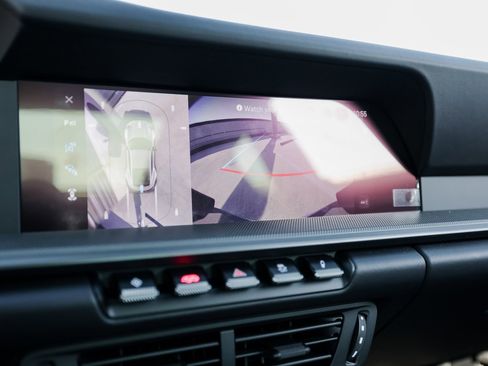 Certified 2025 Porsche 911 Carrera image 19